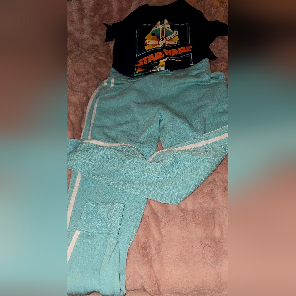 JUNIORS TEAL Sweatpants AND STAR WARS TOP